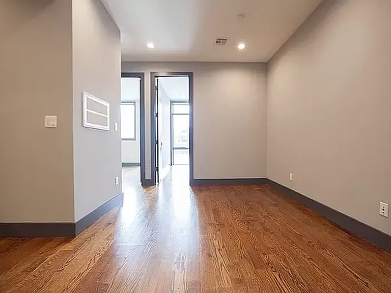 79 Stanhope St #2A — Photo 3