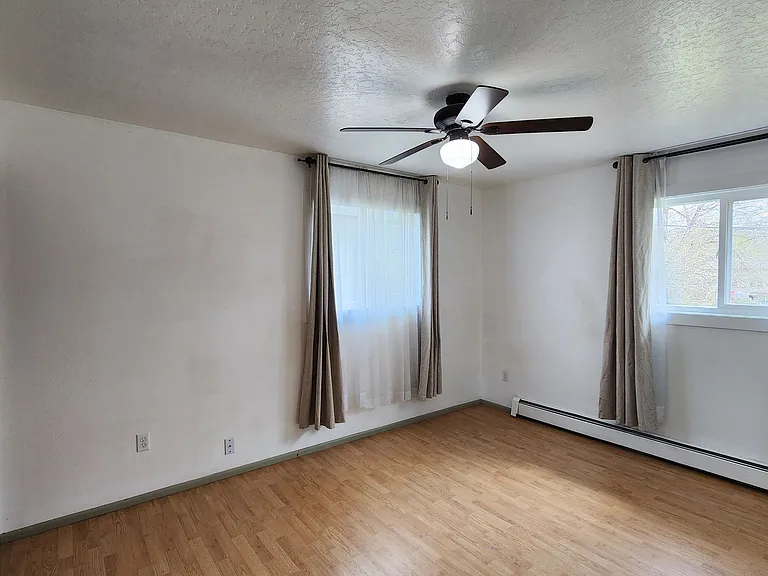 2345 Benton Ave — Photo 17