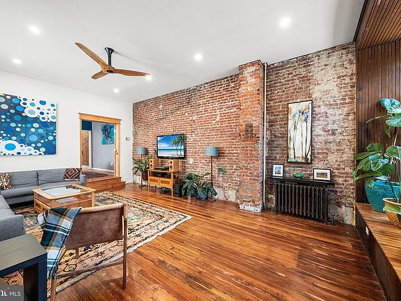 4th image of 1219 Marlborough St