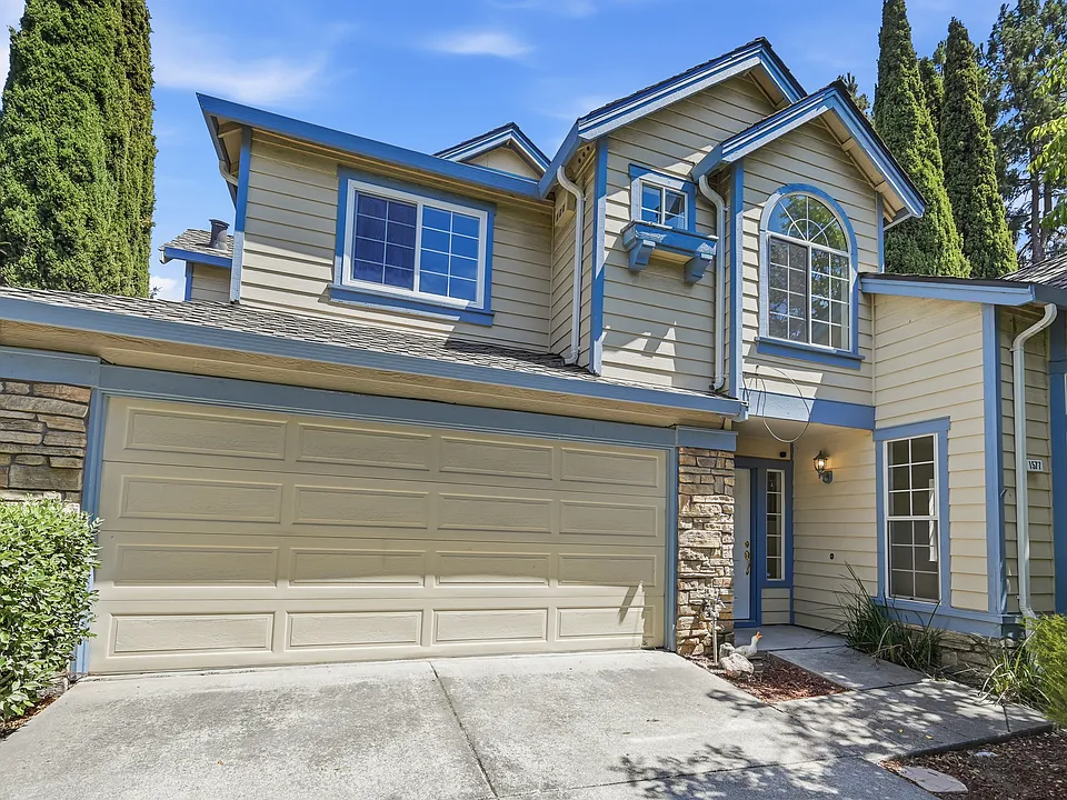 1577 David Ln