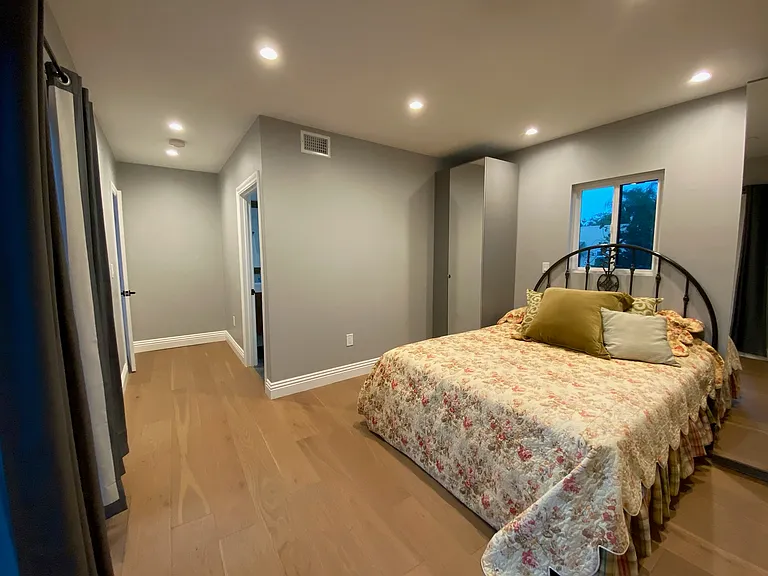 1842 E Del Mar Blvd — Photo 6