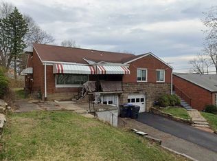 1833 Greentree Rd, Pittsburgh, PA 15220