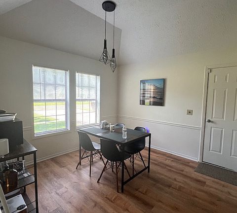 4th image of 137 Green Hollow Cir