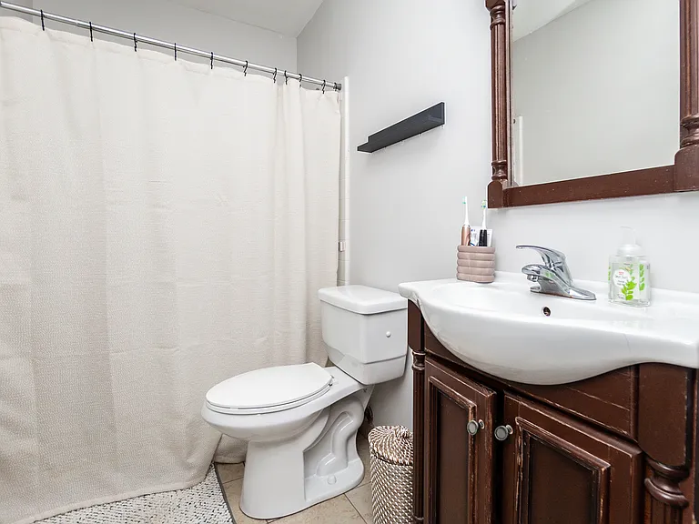 37 Temple Pl — Photo 20