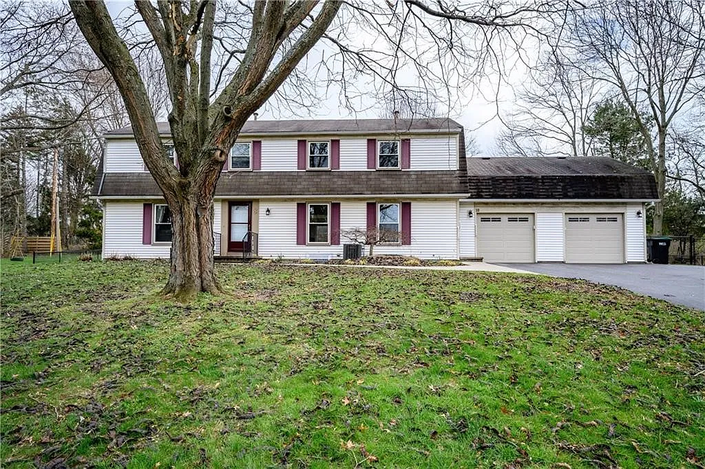 2 bed, 1.5 bath, 2304 sqft, $1,800 — Photo 1