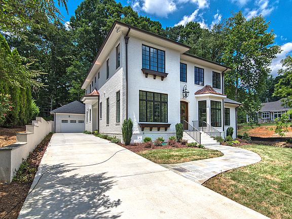 3rd image of 5556 Holyoke Ln