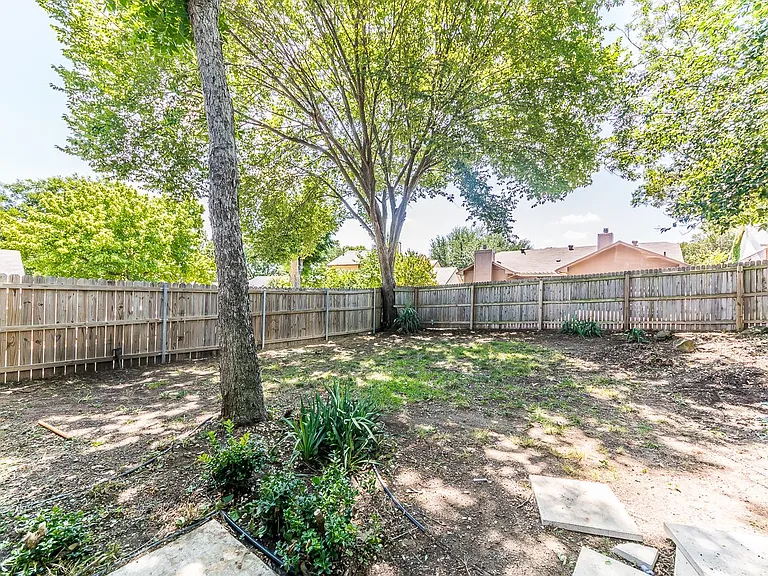 2710 Francisco Dr — Photo 38