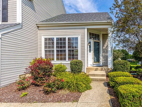 4th image of 732 Wildflower Cir