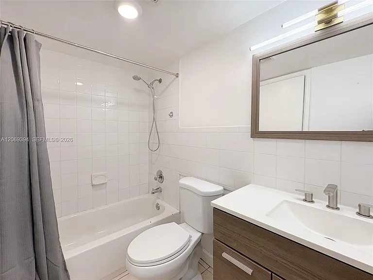 2175 NE 170th St #104 — Photo 20