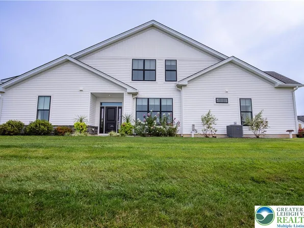 6932 Cedar Dr E, Bath, PA 18014