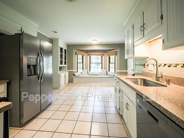 18 Brookland Ct — Photo 8