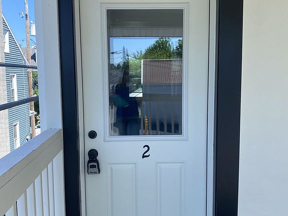 5th image of 27 W Ferdinand St #2