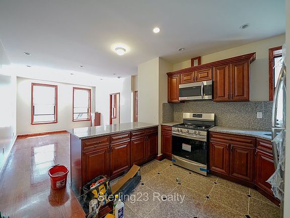 2nd image of 3152 36th St #4F