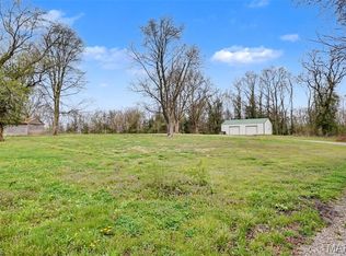 811 Willard St, Greenville, IL 62246