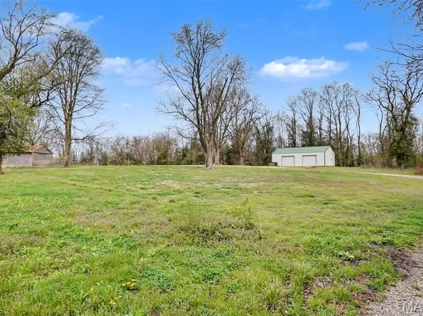 811 Willard St, Greenville, IL 62246
