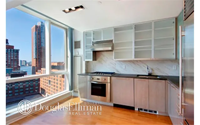 Rented by Douglas Elliman | media 25