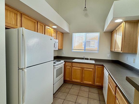 4th image of 512 Lucca Dr
