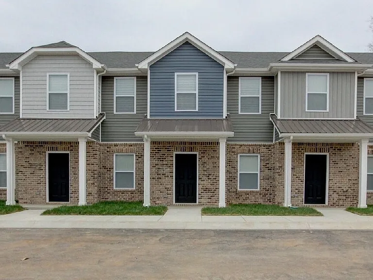 1115 Hillwood Dr #E3 — Photo 1