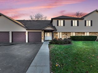 1518 Harbour Ct #A1, Schaumburg, IL 60193