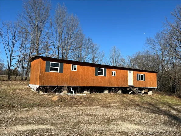 695 Mountain Creek Rd, Linn Creek, MO 65052