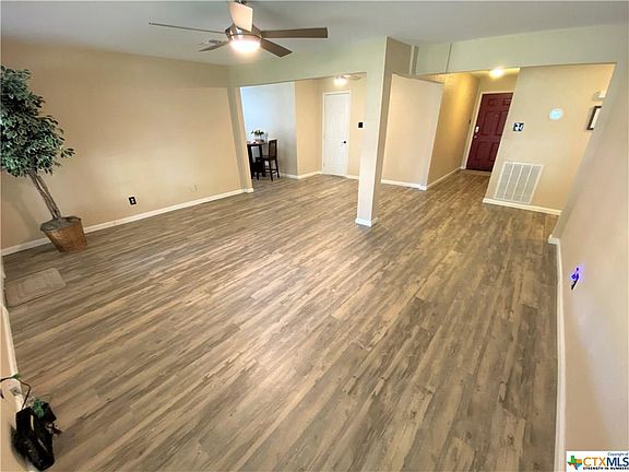 3rd image of 512 Monterrey Dr