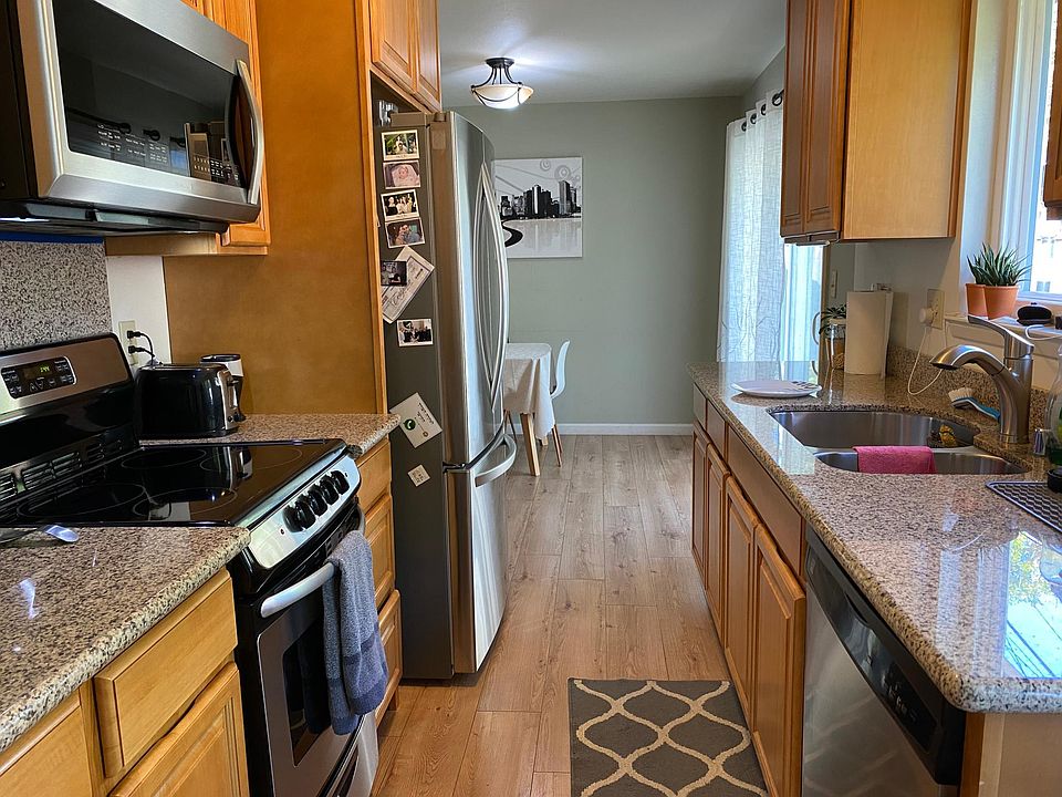 1st image of 1682 Blue Jay Dr #1