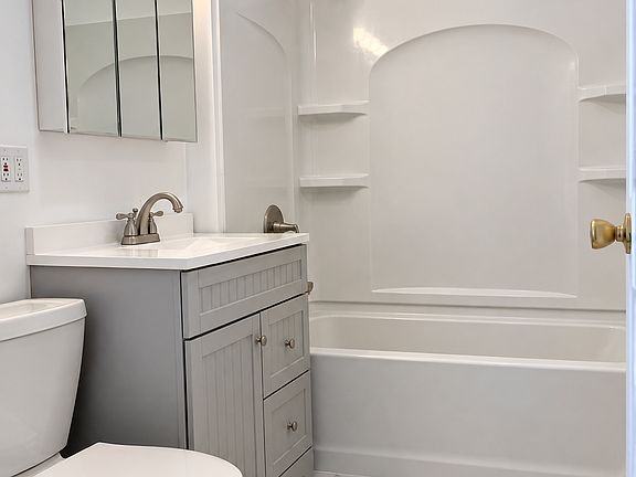 3rd image of 12 Pearl St #2