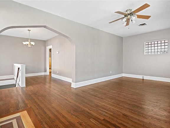 3rd image of 4704 Newport Ave