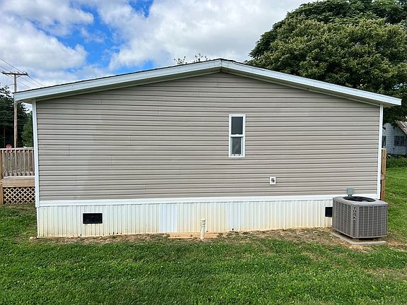 4th image of 652 Carrollwood Dr