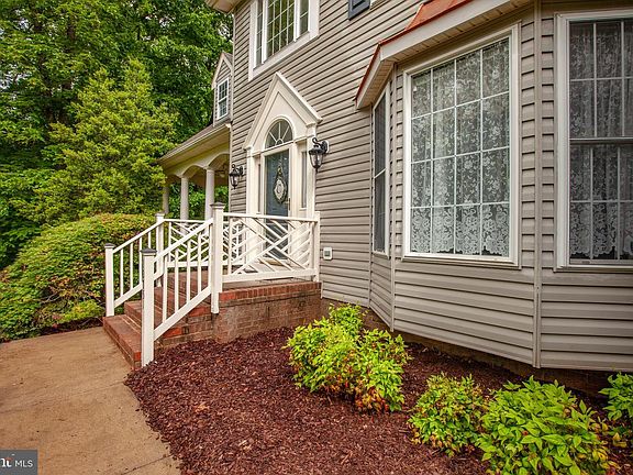 4th image of 10751 Bridlerein Ct