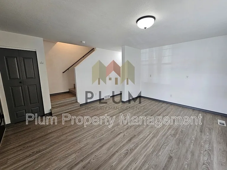 1314 Bulwer St — Photo 4
