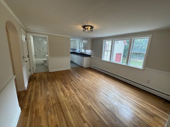 237 N Main St APT 1