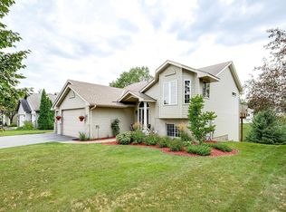 8417 Ashford Rd, Woodbury, MN 55125