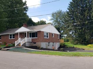 25 Comstock Rd, Baldwinsville, NY 13027