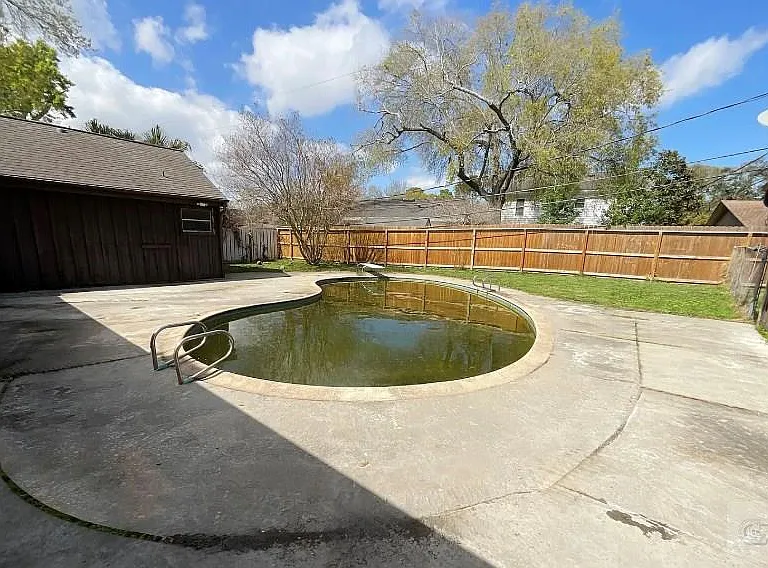 443 Bayou View Dr — Photo 22