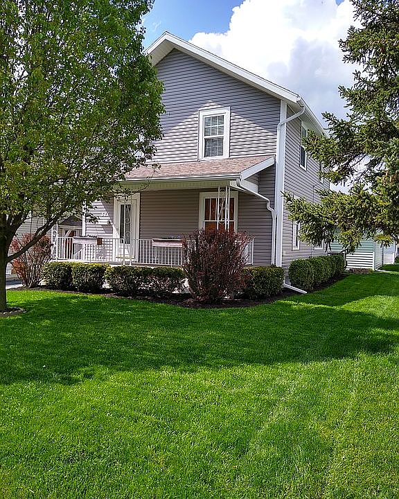 1st image of 524 W Grand Ave