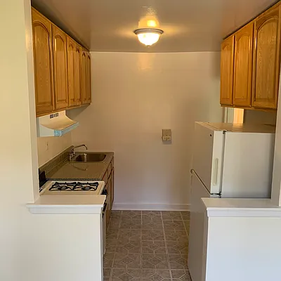 Rented by Ellman Realty Advisors | media 4