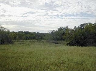 1423 County Road 104, Floresville, TX 78114