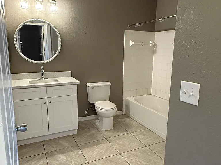 2000 Erving Cir #GROUND FLOOR — Photo 3