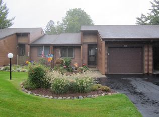 624 Maple Creek Dr, Holland, MI
