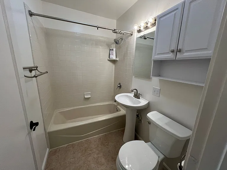 102 Village Rd — Photo 14