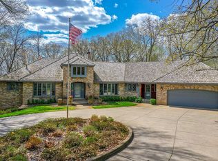 13 Oriole Ln, North Oaks, MN 55127