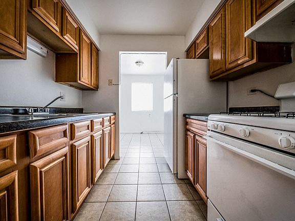 2nd image of 1677 State St #2192912