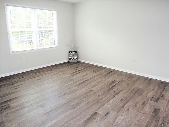 3rd image of 103 Dinlake Ct Lot 21