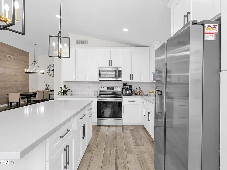 665 W Minton Dr — Photo 10