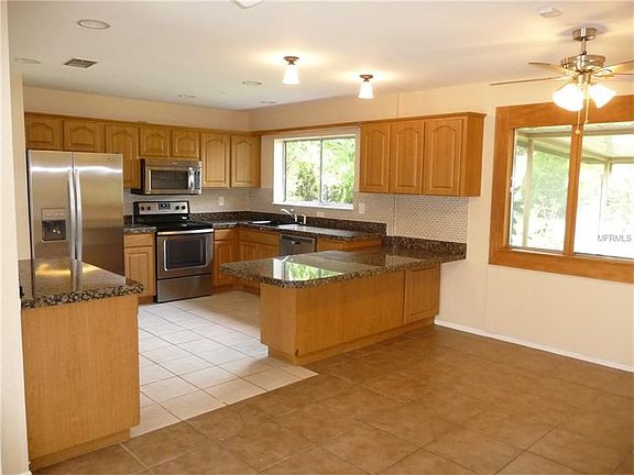 5th image of 4052 Fontainebleau St