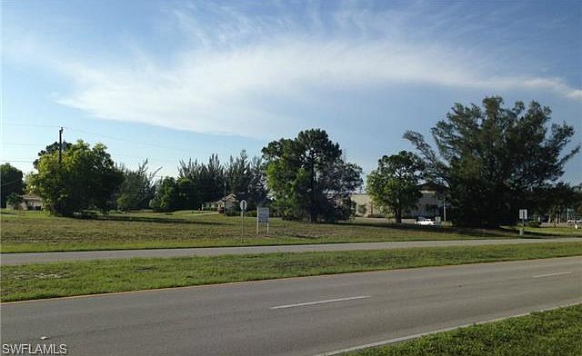 2nd image of 3103/3107 Chiquita Blvd S