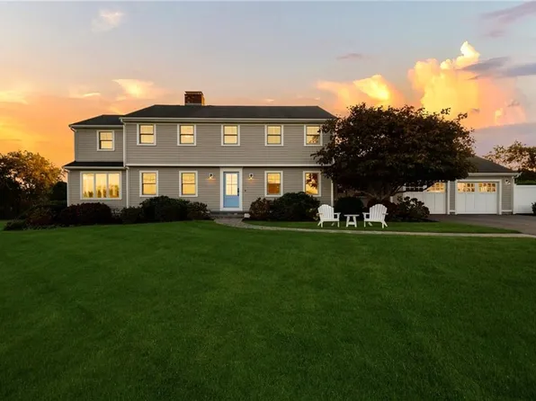 25 Anawan Dr, Narragansett, RI 02882