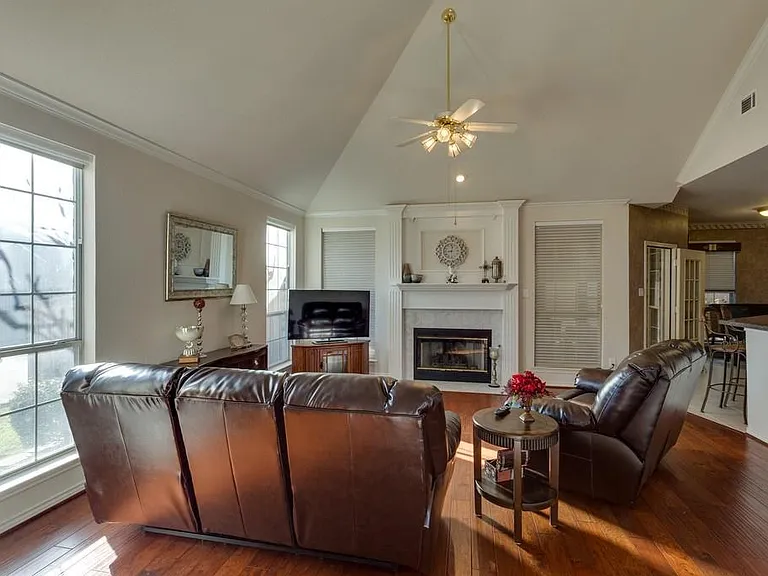 801 Steeps Ct — Photo 10