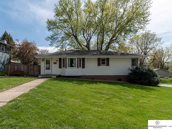 3rd image of 601 Hogan Dr